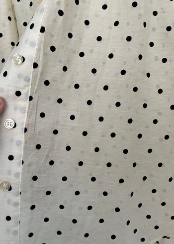 Puantiye desenli fırfırlı beyaz bluz - Görsel 4