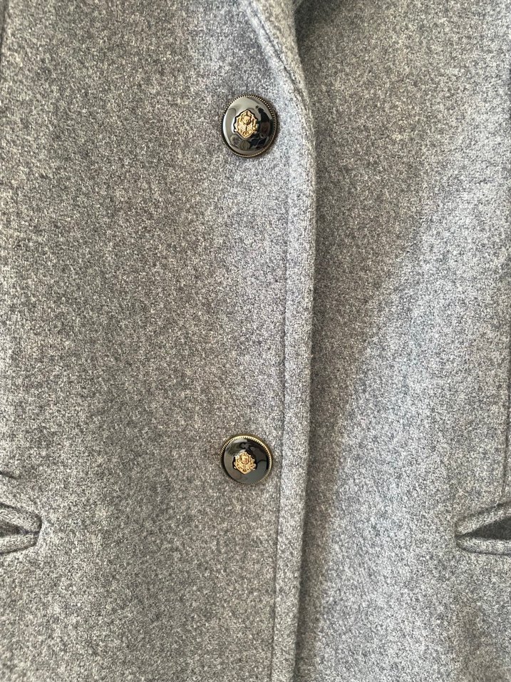 Gri Düğmeli Kadın Kaban - Görsel 4