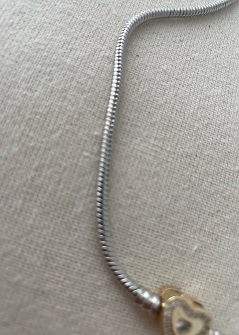 Zincir Detaylı Altın Renkli Kadın kolye - Görsel 3