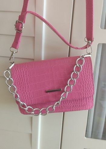  Beden pembe Renk Pembe Zincir Detaylı Yılan Derisi Desenli Çanta