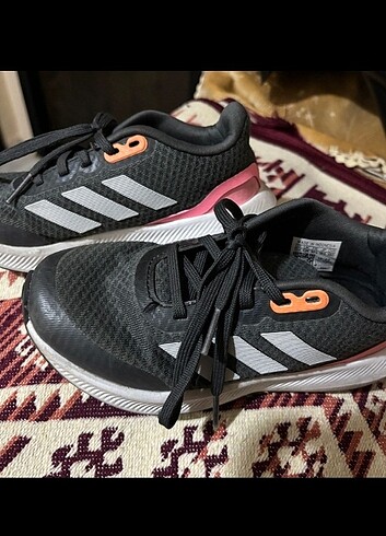 Adidas orijinal kiz cocuk ayakkabi 30.5 no - Görsel 5