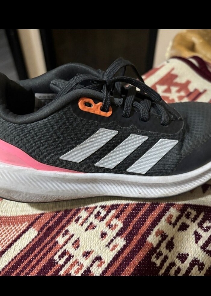 Adidas orijinal kiz cocuk ayakkabi 30.5 no - Görsel 2