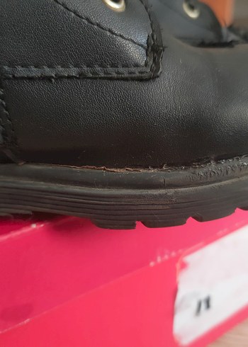 Kız Çocuk Siyah 29 no bot - Görsel 5