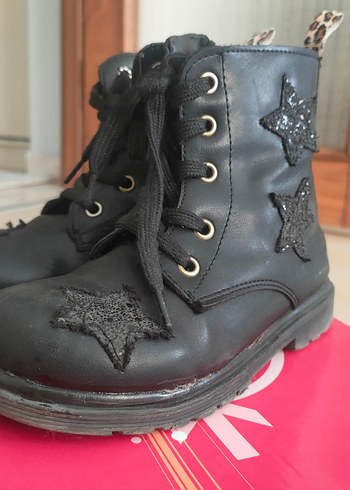 Kız Çocuk Siyah 29 no bot - Görsel 3