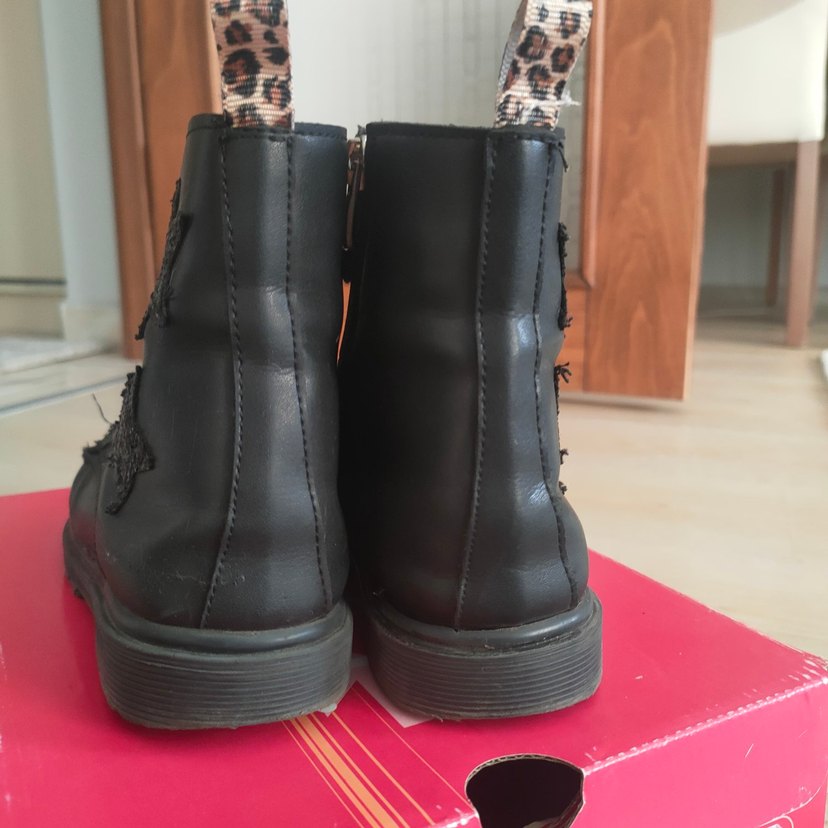 Kız Çocuk Siyah 29 no bot - Görsel 4