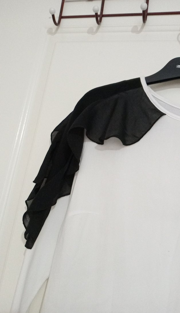 Uzun Kollu Beyaz Bluz, Fırfır Detaylı - Görsel 3