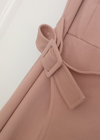 Bej Kemerli Uzun Kolsuz Elbise - Görsel 2