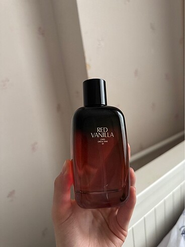 Zara Red Vanilla parfüm büyük boy