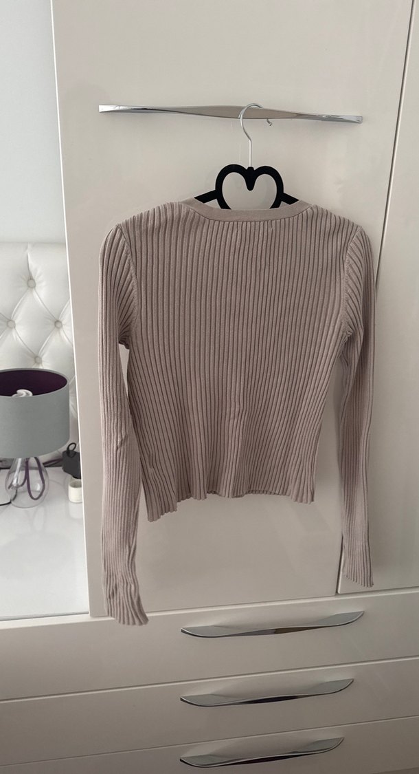 Bej V Yaka Düğmeli İnce Triko Hırka - Görsel 3