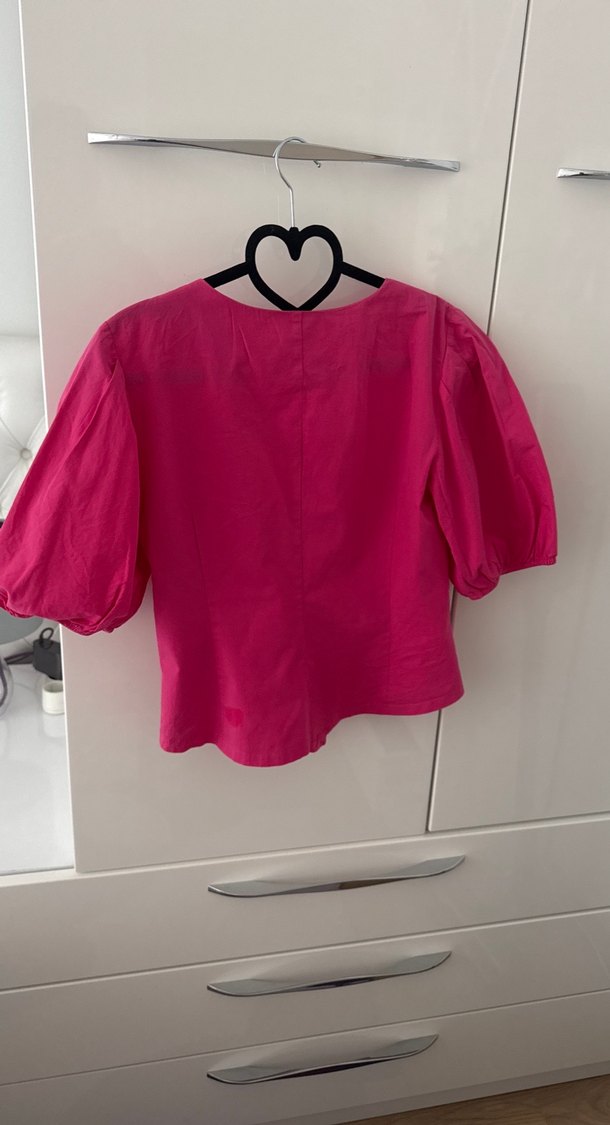 Kısa Kollu Kemerli Pembe Bluz - Görsel 3