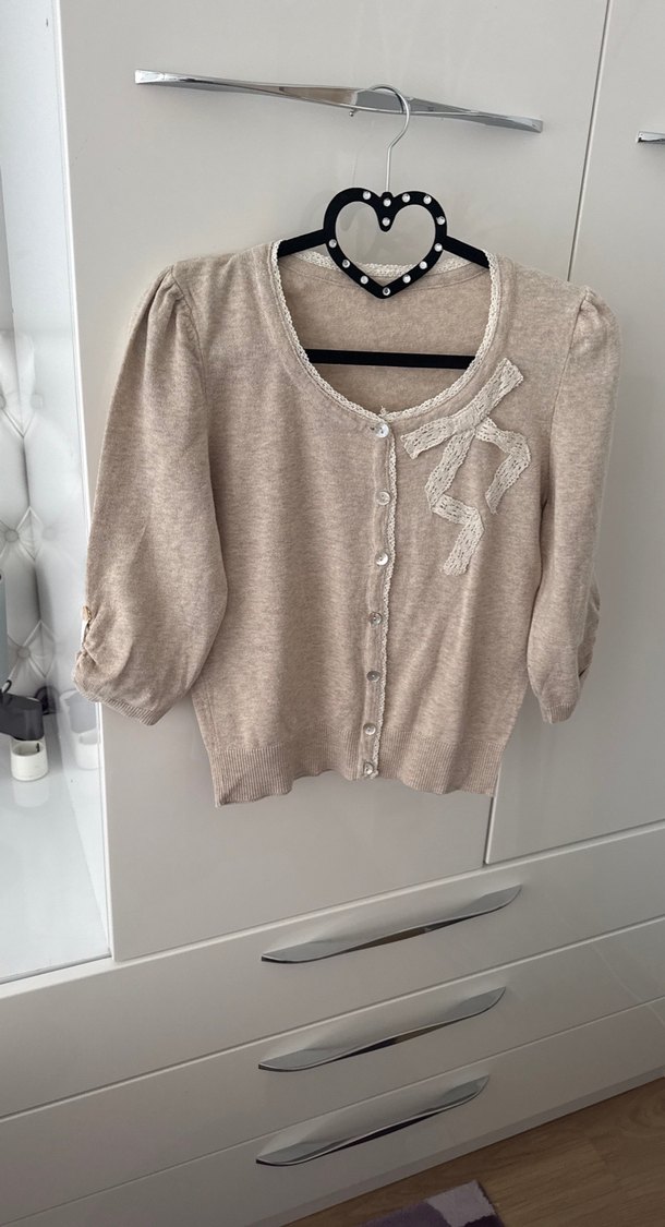 Düğmeli Bej Kadın Midi Hırka - Görsel 2