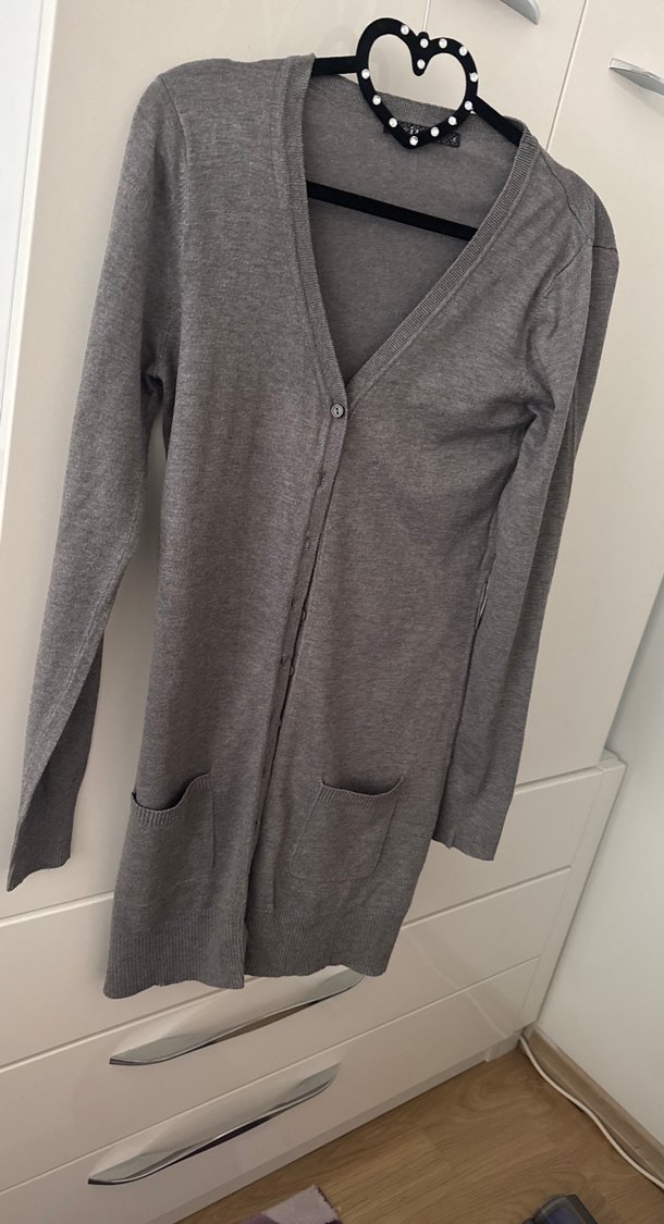 Gri Uzun Kollu Düğmeli Kadın Hırka - Görsel 3