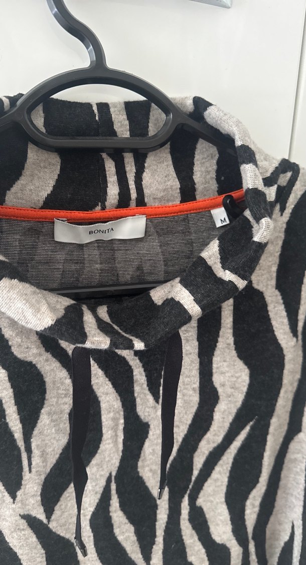 Gri Zebra Desenli Kadın Bluz - Görsel 3