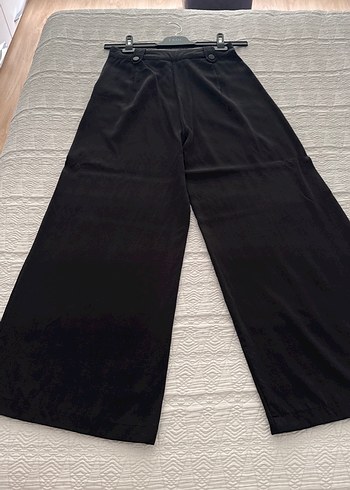 Siyah Bol Kesim Kemerli Kadın Kumaş Pantolon - Görsel 3