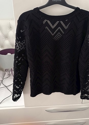 Siyah Nakışlı V Yaka Triko Bluz - Görsel 4