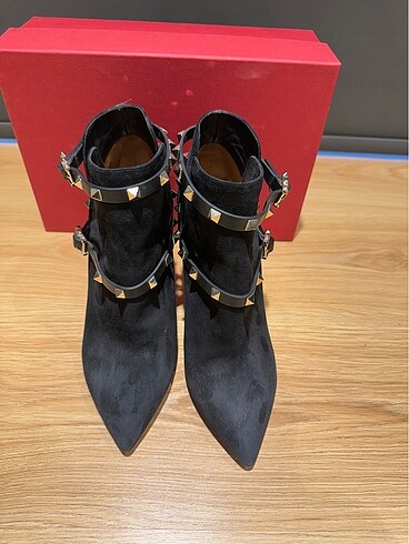 39 Beden Valentino Rockstud Topuklu Bot