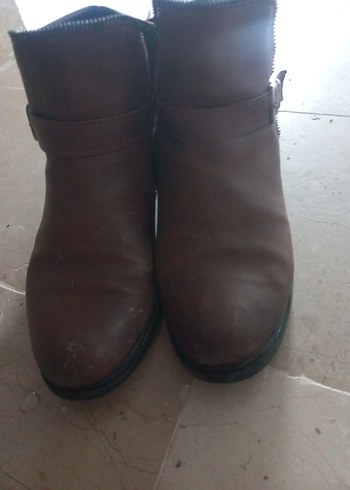 Kemer Detaylı Kahverengi Deri Kadın Bot - Görsel 2