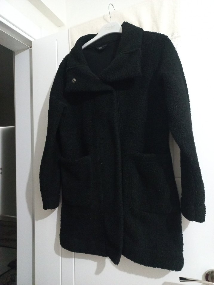 Siyah Kürk Detaylı Kadın Midi Kaban - Görsel 3