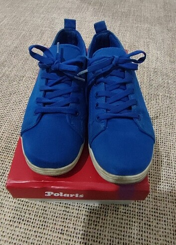 Mavi spor ayakkabı
