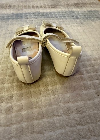 Kız Çocuk Beyaz Tokalı Babet Ayakkabı - Görsel 4