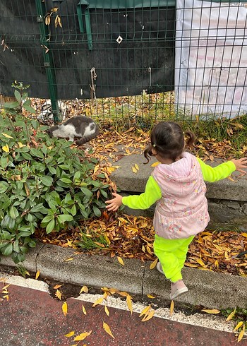 Kız Çocuk Kapüşonlu Çiçek Desenli Yelek - Görsel 4