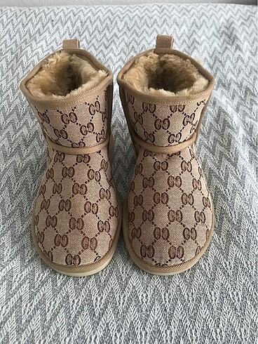 Ugg bot
