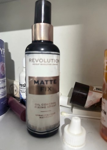 Revolution Revolution Matte Fix Yağ Kontrol Spreyi