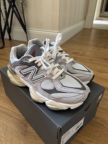 New Balance 9060 Gri
