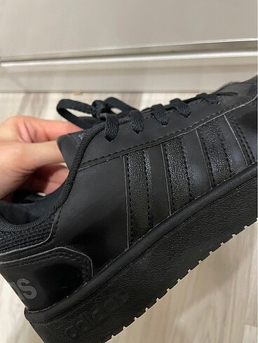 37 Beden siyah Renk Adidas Ayakkabı