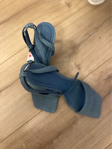Stradivarius STRADİVARİUS JEAN TOPUKLU SANDALET