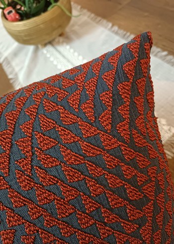Beden kırmızı Renk bordo üzeri griı Modern Desenli Kırlent