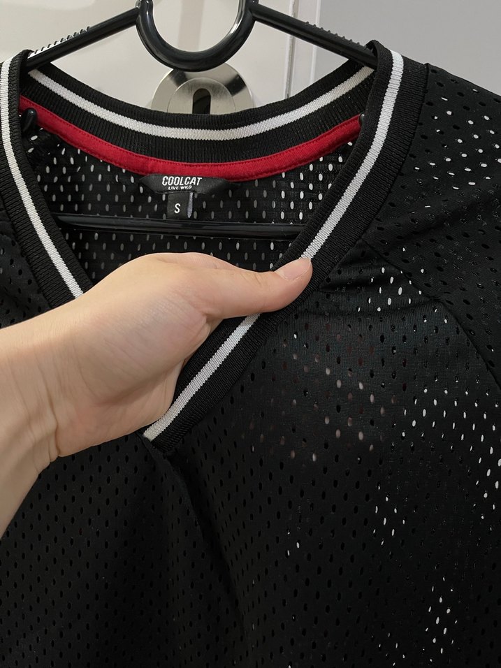 Siyah V Yaka Kısa Kollu unisex - Görsel 3