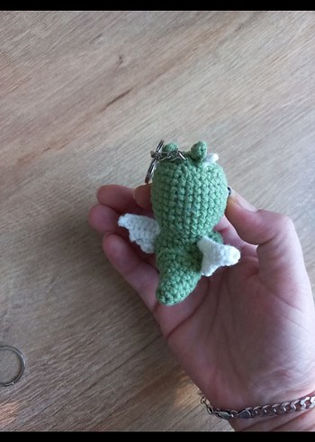 Yeşil Örgü Melek Dinozor Anahtarlık sipariş ile hazırlanır - Görsel 4