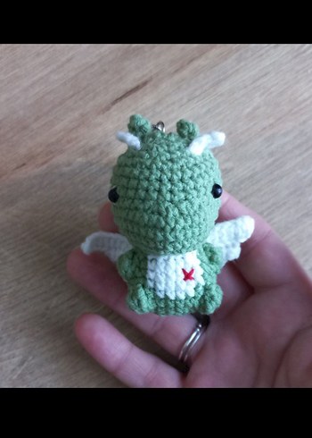 Yeşil Örgü Melek Dinozor Anahtarlık sipariş ile hazırlanır - Görsel 3