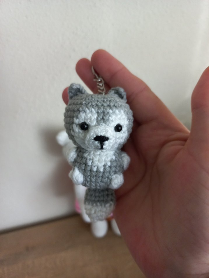 Gri Örgü Kurt Anahtarlık - Görsel 3