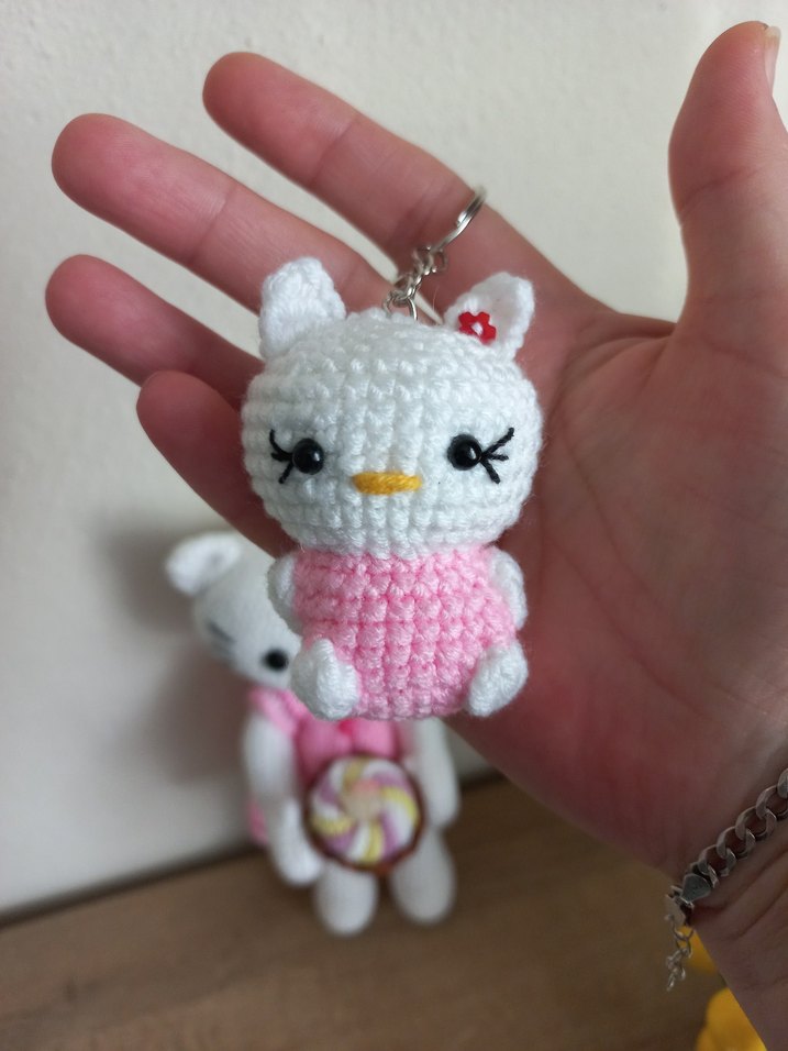 Pembe Örgü Hello Kitty Anahtarlık - Görsel 2