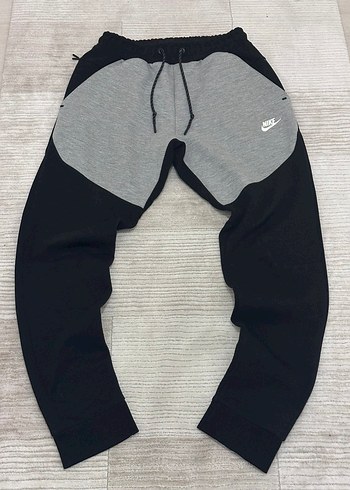 Nike Tech Fleece Panda