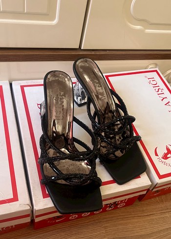 40 Beden Diger Siyah Yılan Desenli Stiletto Topuklu Kadın Ayakkabı
