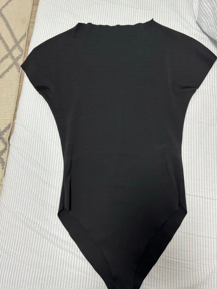 Zara Siyah Boğazlı Kısa Kollu Tişört - Görsel 2