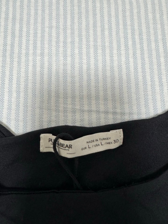 Pull&Bear Siyah Yüksek Yaka Kolsuz Body - Görsel 3