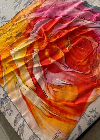 ARMİNE %100 İPEK EŞARP