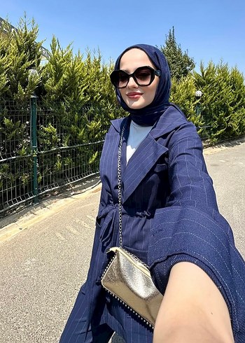 Diğer Kadın Lacivert çizgili takımı