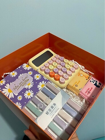 Hediye Seti (Hesap Makinesi, Kalem, Defter,..)