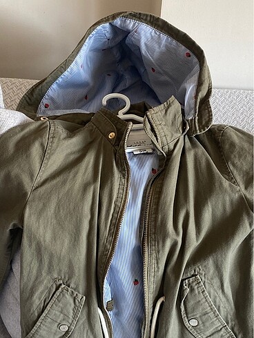 H&M Tençkot/ trench coat/ rüzgârlık kız çocuk H& M marka 5-6 yaş