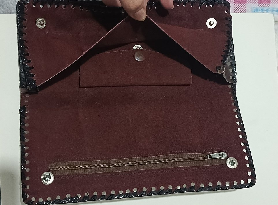 VİNTAGEDERİ KADIN CÜZDAN
KAHVERENGİANTİKA EL YAPIMI - Görsel 3