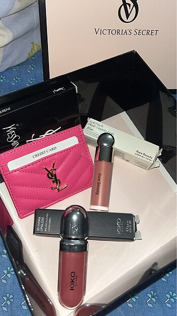 Yves Saint Laurent Kartlık