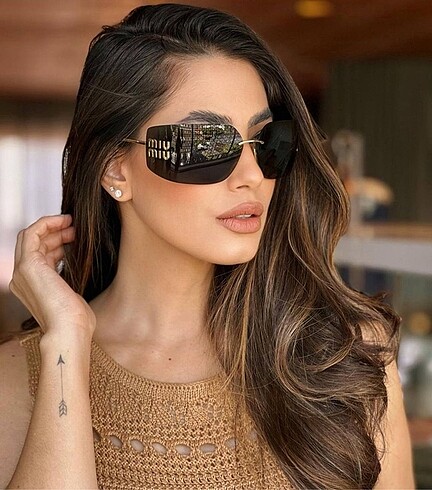 - Miu Mİu - GüNeŞ GöZLüĞü uV4oo KRiSTaL CaM KuTuLu ANıNDa KaRGo