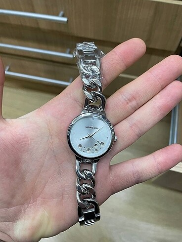 MICHAEL KORS ÇELIK PASLANMAZ RENK KARARMAZ 5 YIL GARANTI MAGAZA