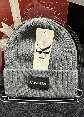 Calvin Klein Gri Bere
