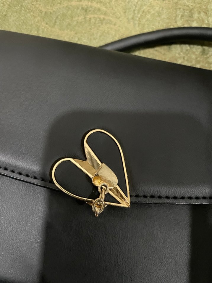 Siyah Deri Tokalı Kadın Omuz Çantası - Görsel 2